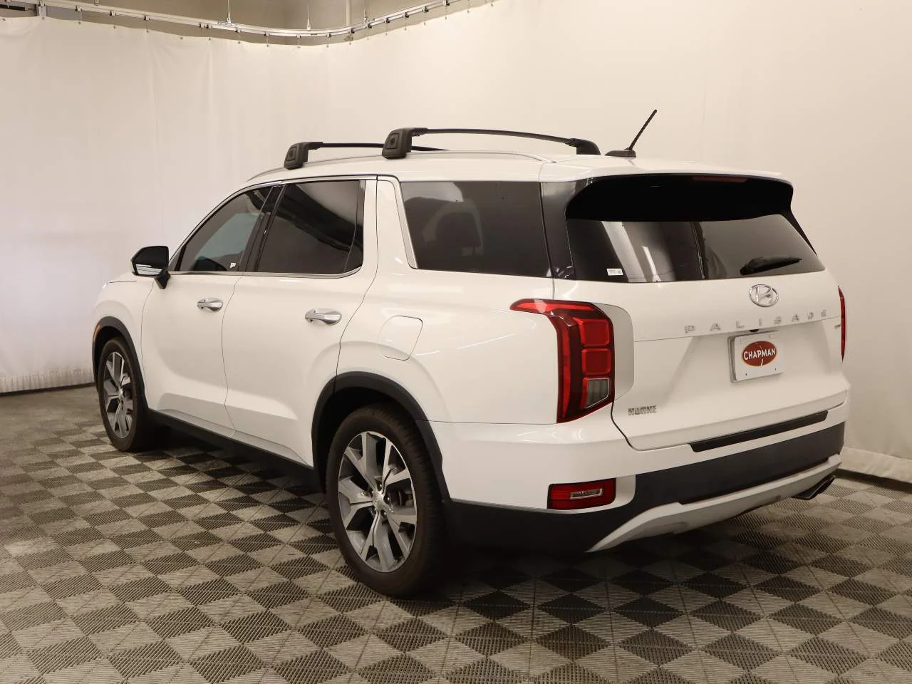 Used 2022 Hyper White Hyundai SEL image 3