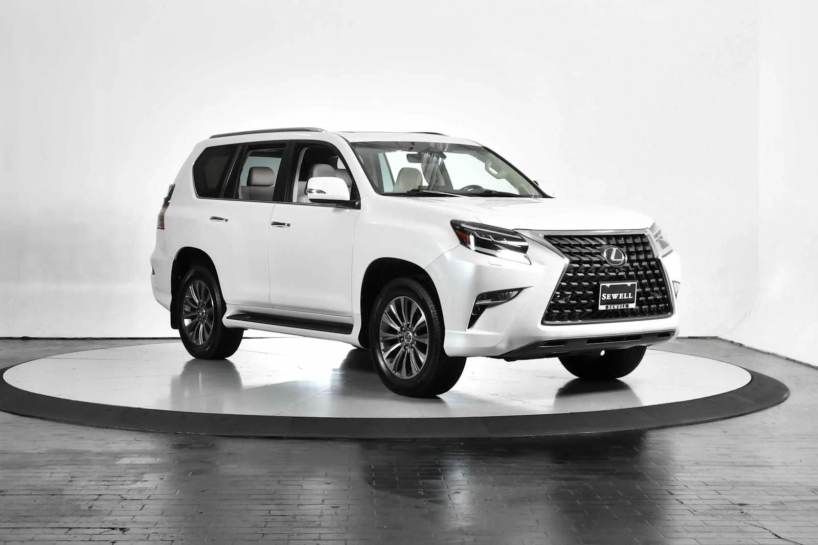 Used 2023 Eminent White Pearl Lexus Luxury image 9