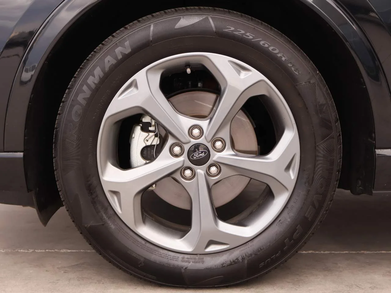 2024 Ford Escape ST-Line - Photo 6
