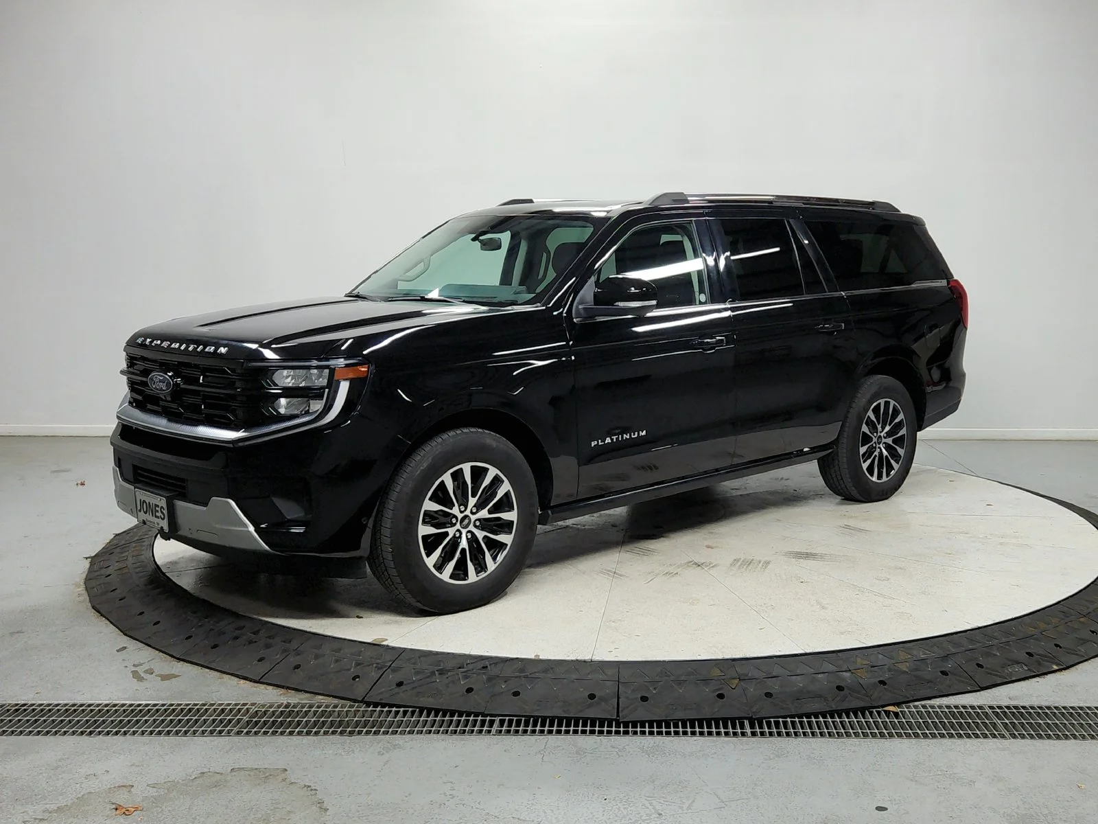 Used 2025 Black Ford Platinum image 4
