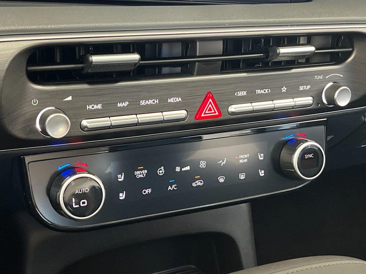 New 2026 Gray Hyundai SEL Premium 8P image 19