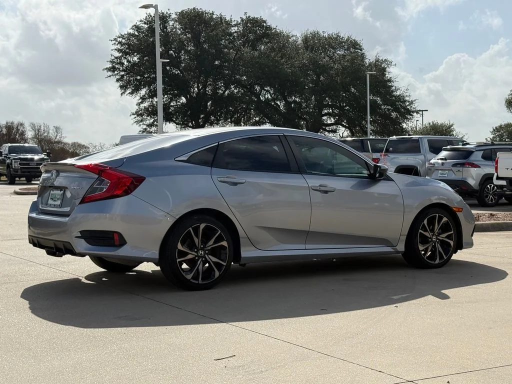 Used 2021  Honda Sport image 4