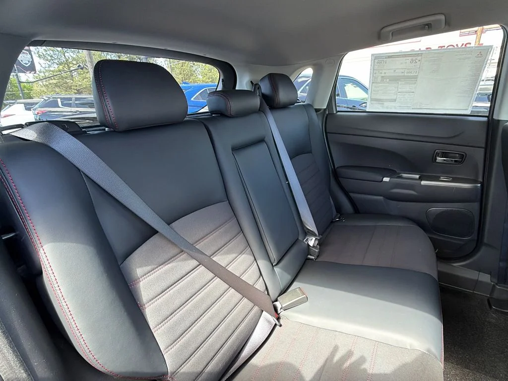 New 2026 Mercury Gray Metallic Mitsubishi 2.0 SE image 25