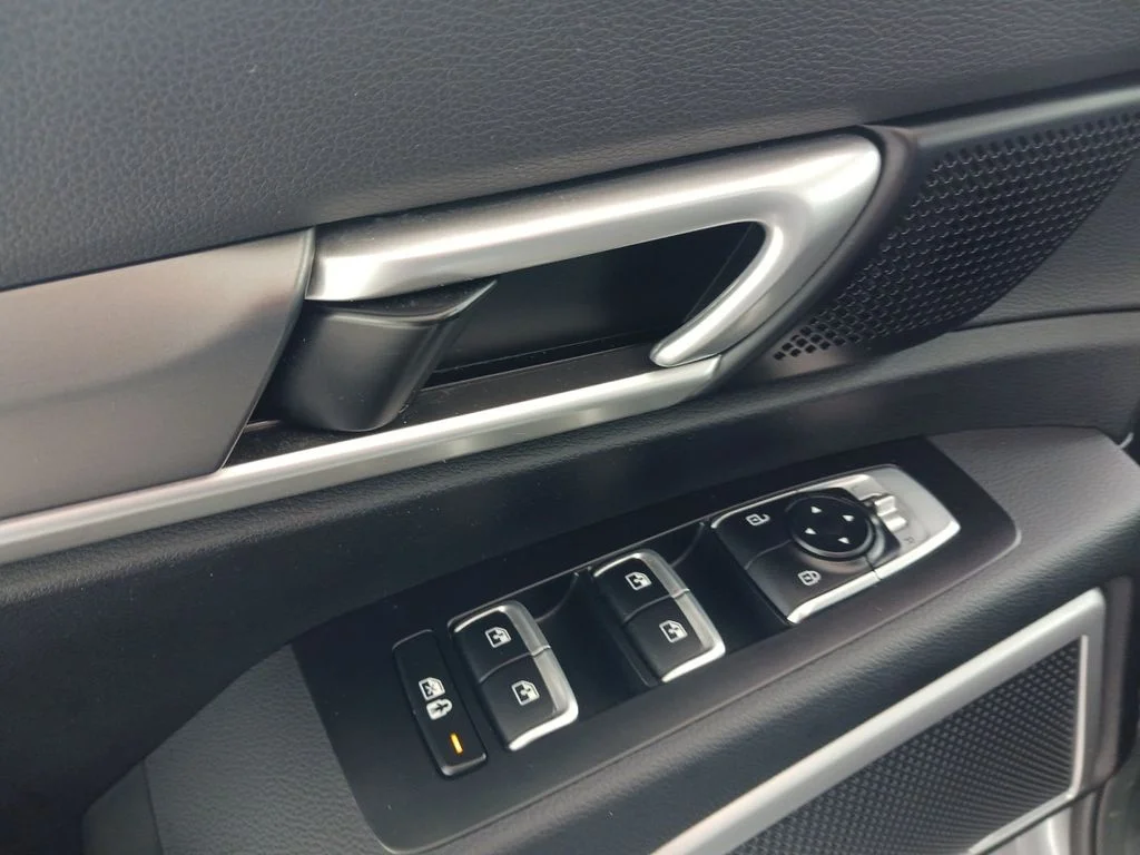 Used 2021 Silver Kia S image 33