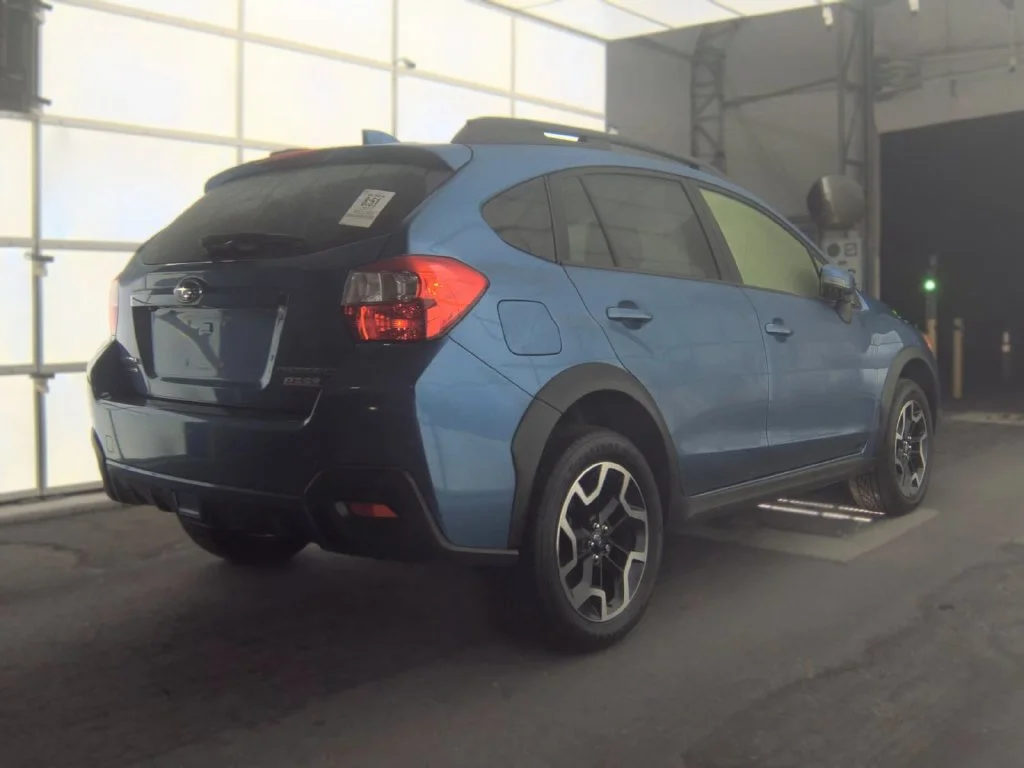 Used 2017 Blue Subaru 2.0i Limited image 15