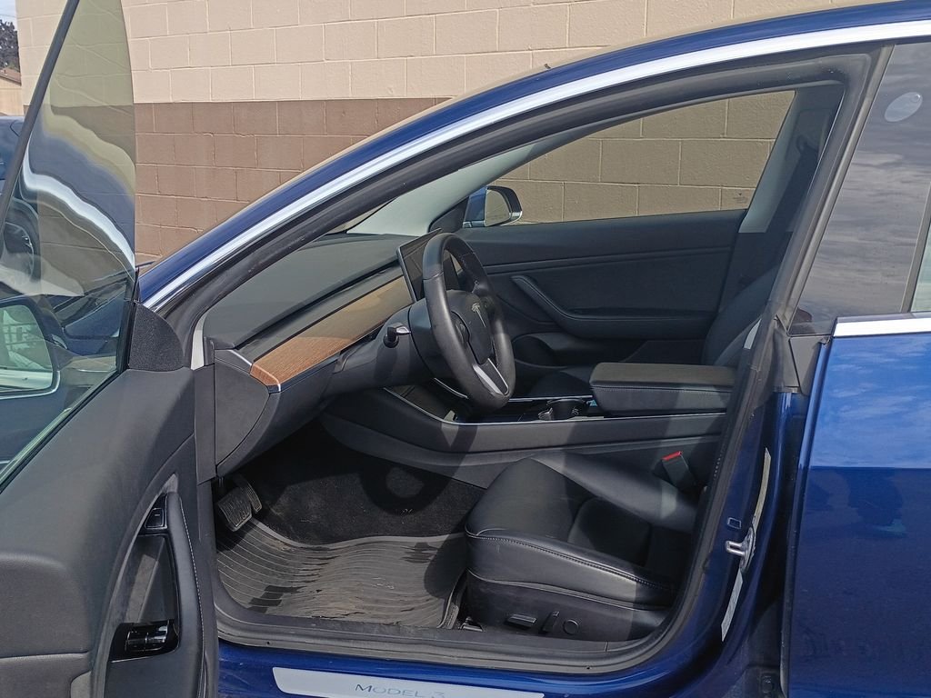 Used 2019 Blue Tesla Long Range image 17