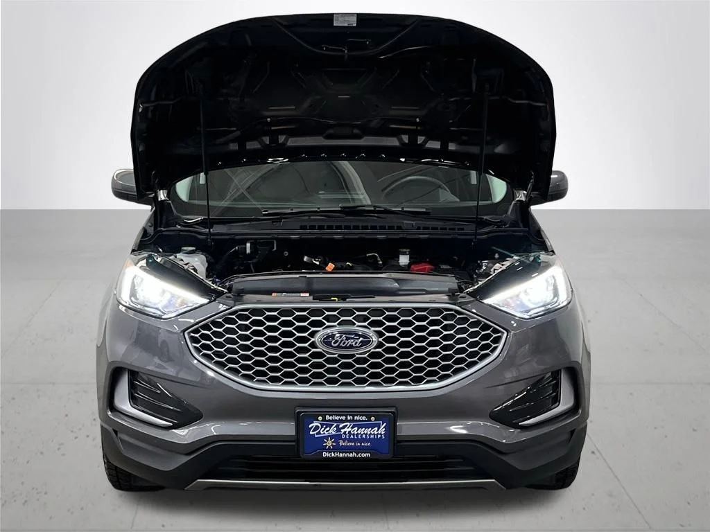 Used 2024 Gray Ford SEL image 5
