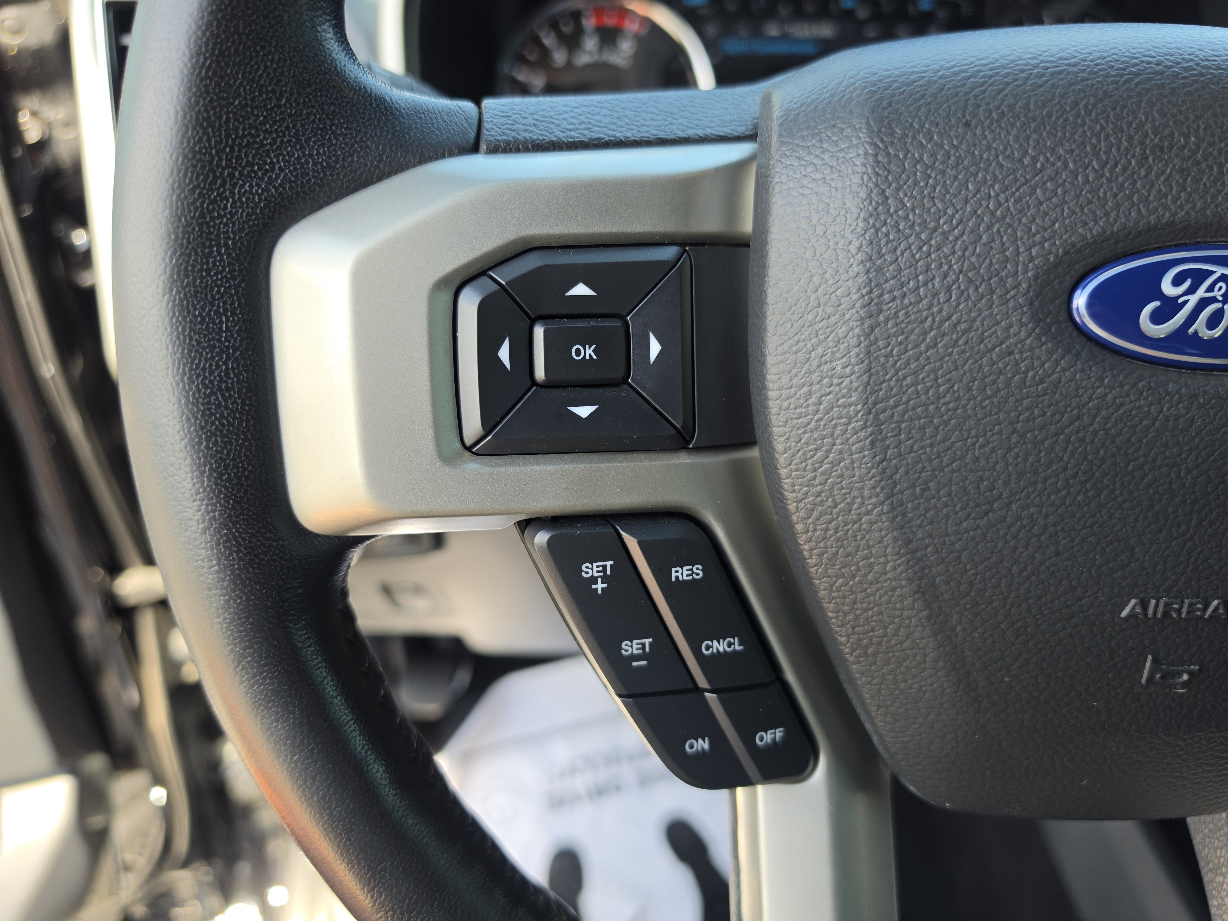 Used 2022 Black Metallic Ford LARIAT image 36