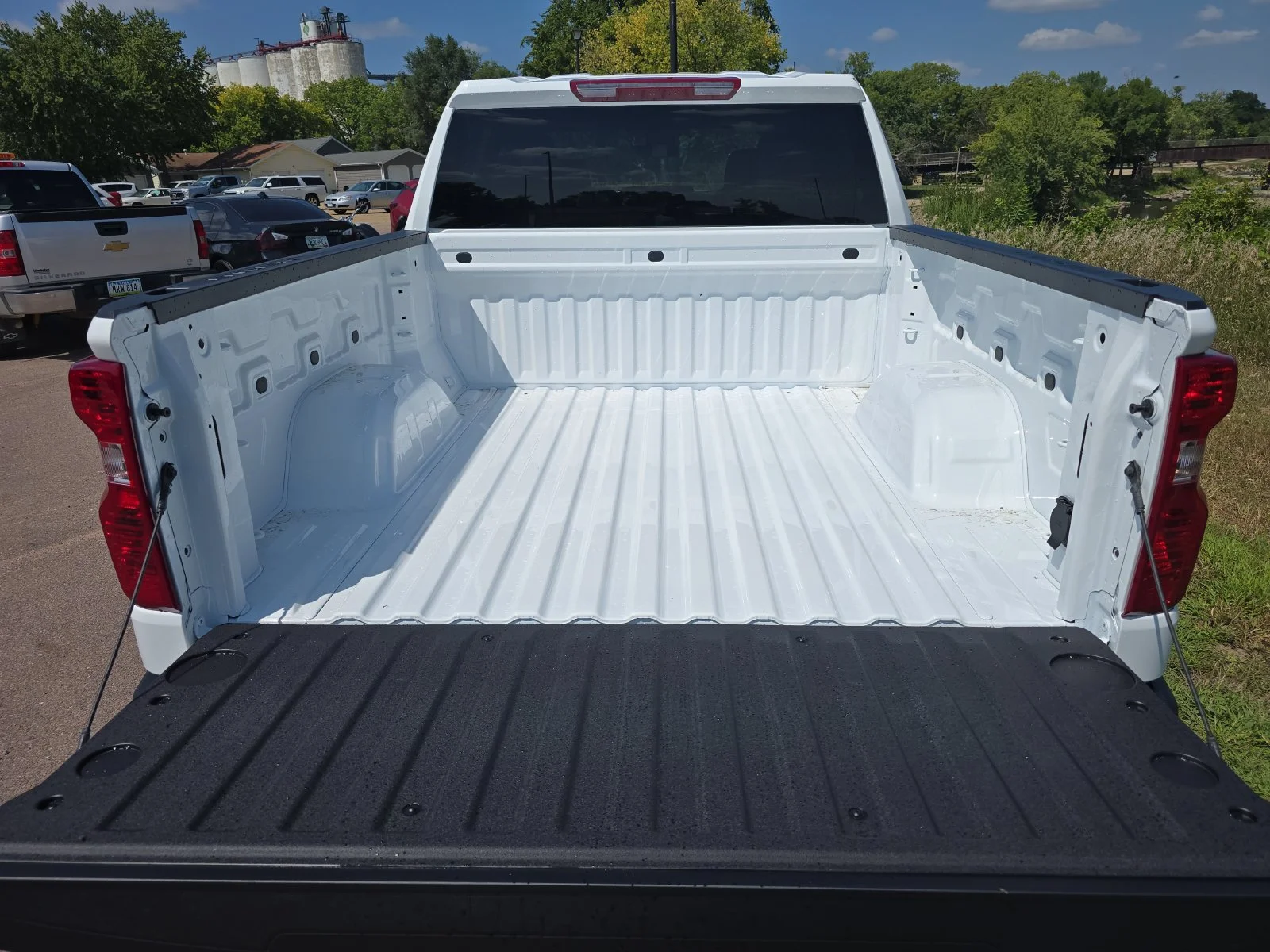 2026 Chevrolet Silverado 1500 LT - Photo 6