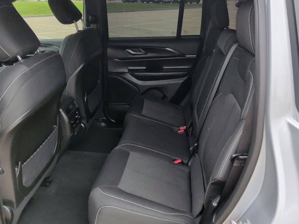 Used 2025 Silver Jeep Laredo image 34