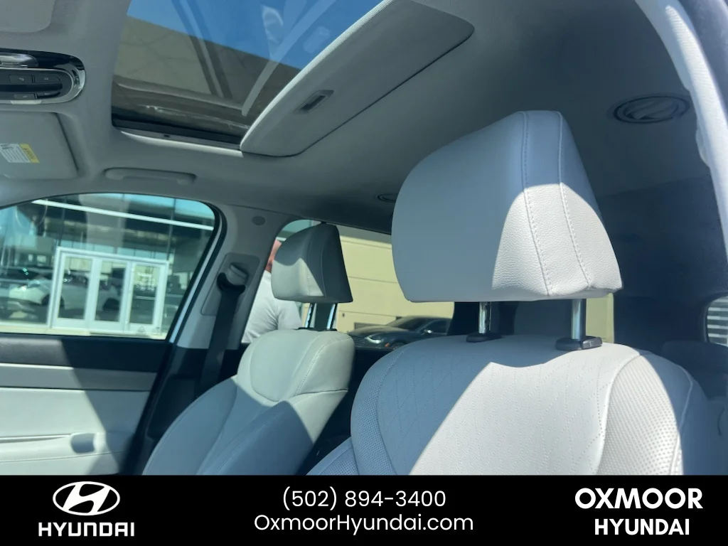 Used 2020 Hyper White Hyundai SEL image 3