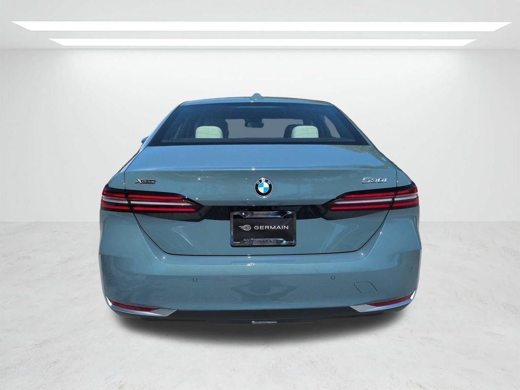 New 2027 Cape York Green Metallic BMW 530i xDrive image 5