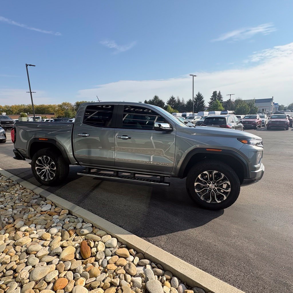 Used 2025 Sterling Metallic GMC Denali image 5