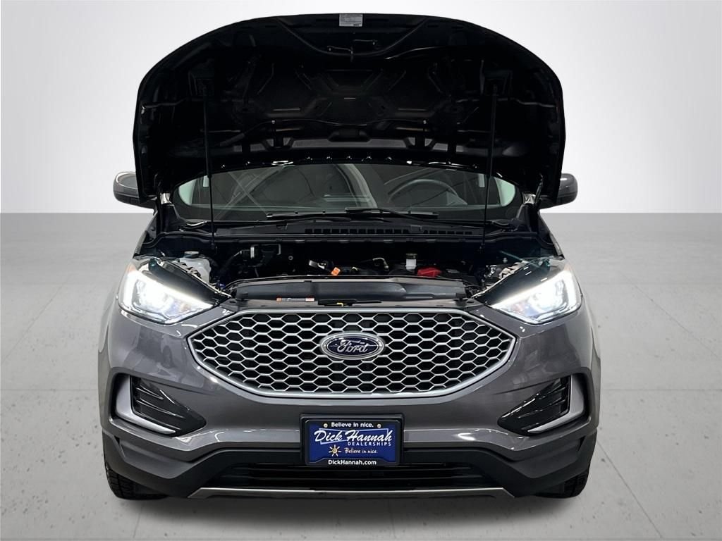 Used 2024 Gray Ford SEL image 5