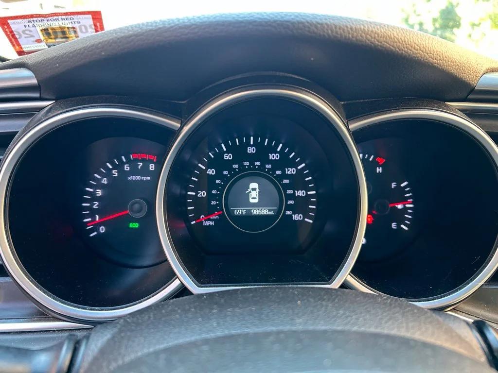 Used 2015 Silver Kia LX image 22