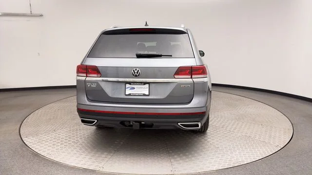 Used 2022 Gray Volkswagen SEL image 3