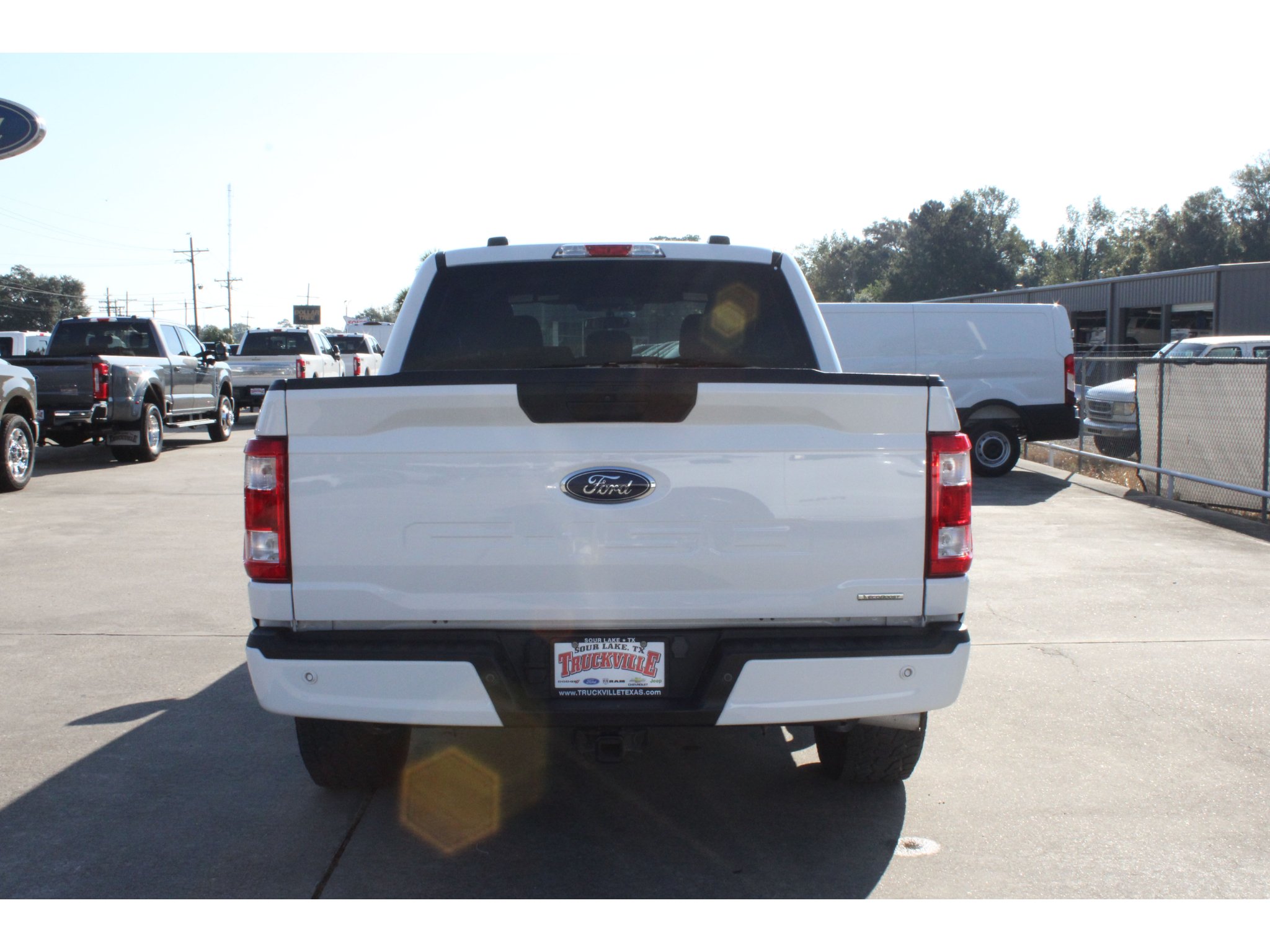 Used 2023 Oxford White Ford XL image 17