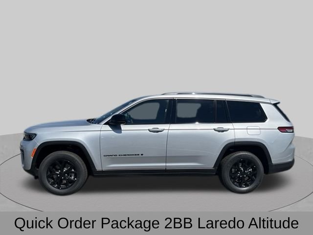 New 2026 Silver Zynith Exterior Paint Jeep Altitude image 3