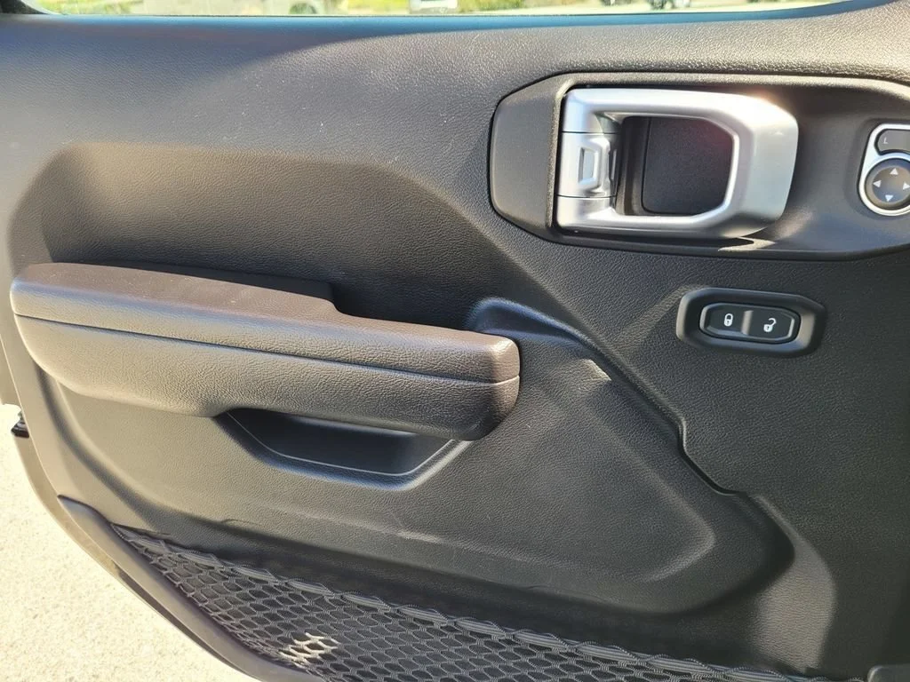 2023 Jeep Wrangler 4-Door Sport S - Photo 28