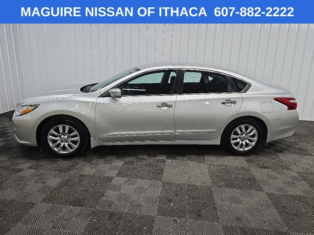 Used 2016 Silver Nissan 2.5 S image 5