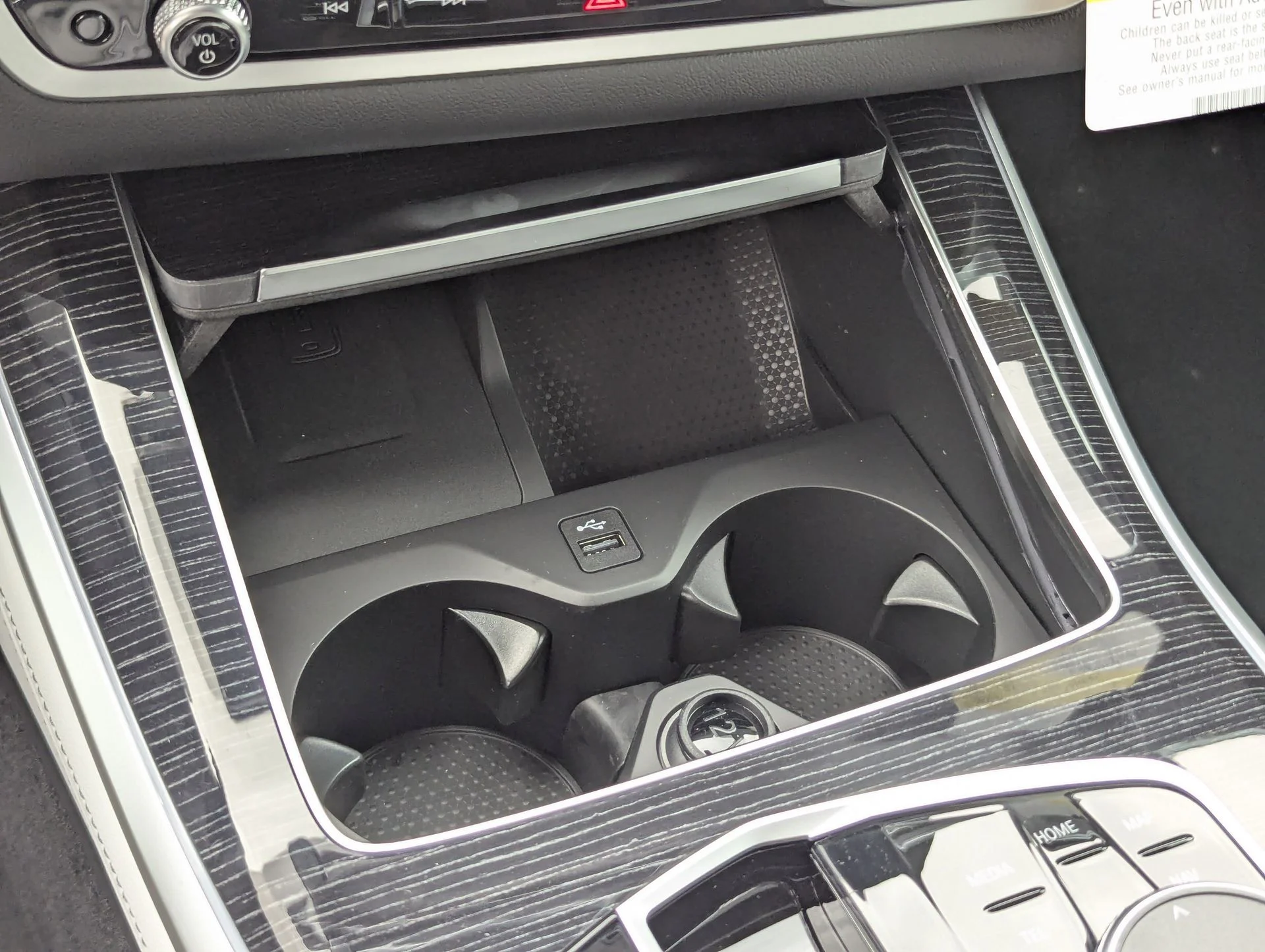 New 2026 Black Sapphire Metallic BMW xDrive50e image 27