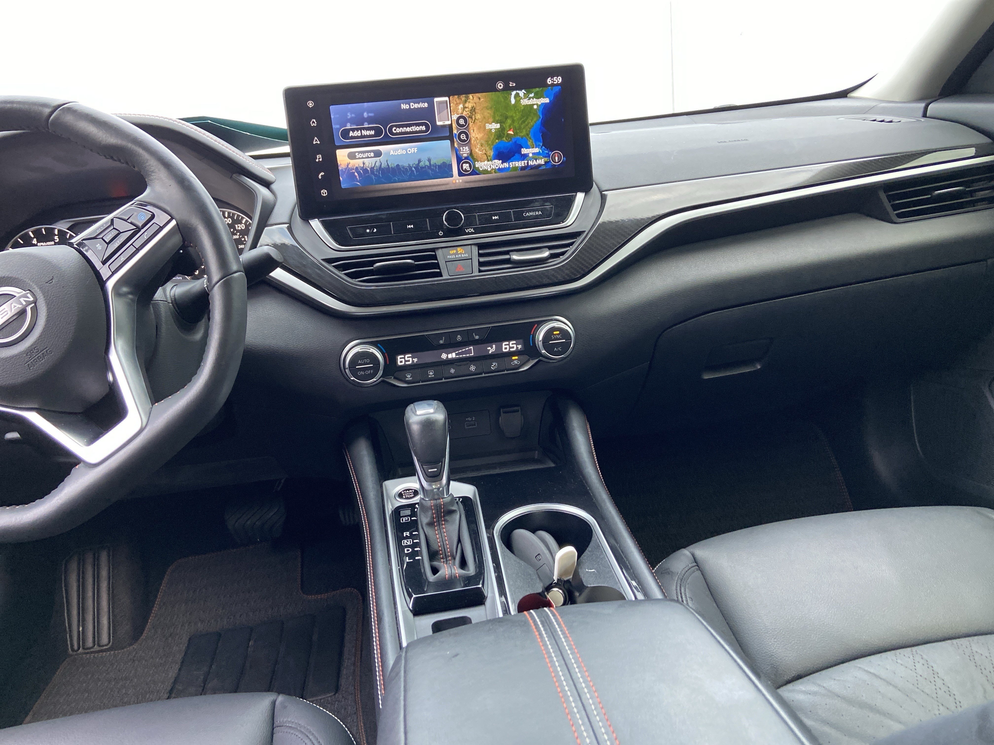 Used 2023 Pearl White Tricoat Nissan 2.0 SR image 15