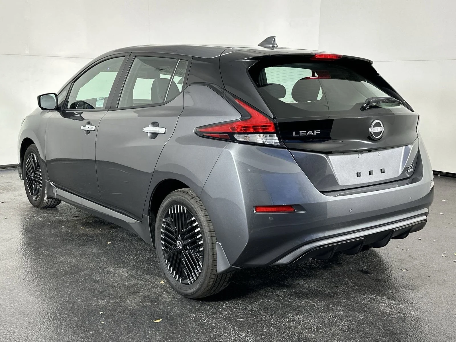 New 2025 Gray Nissan SV Plus image 6