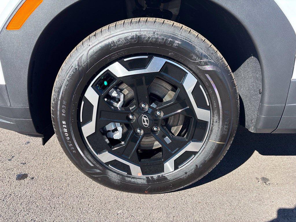 New 2027 White Hyundai SE AWD image 10