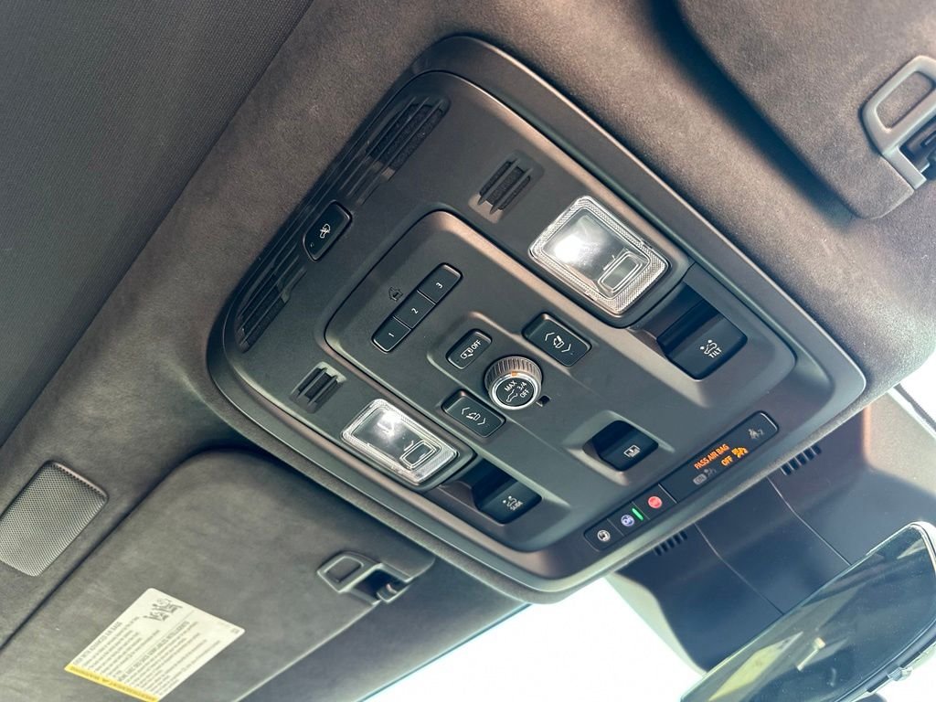 Used 2023 Silver Cadillac V-Series image 30