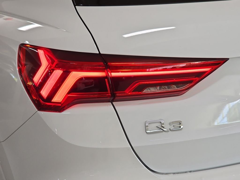 Used 2022 Glacier White Audi Premium Plus image 33