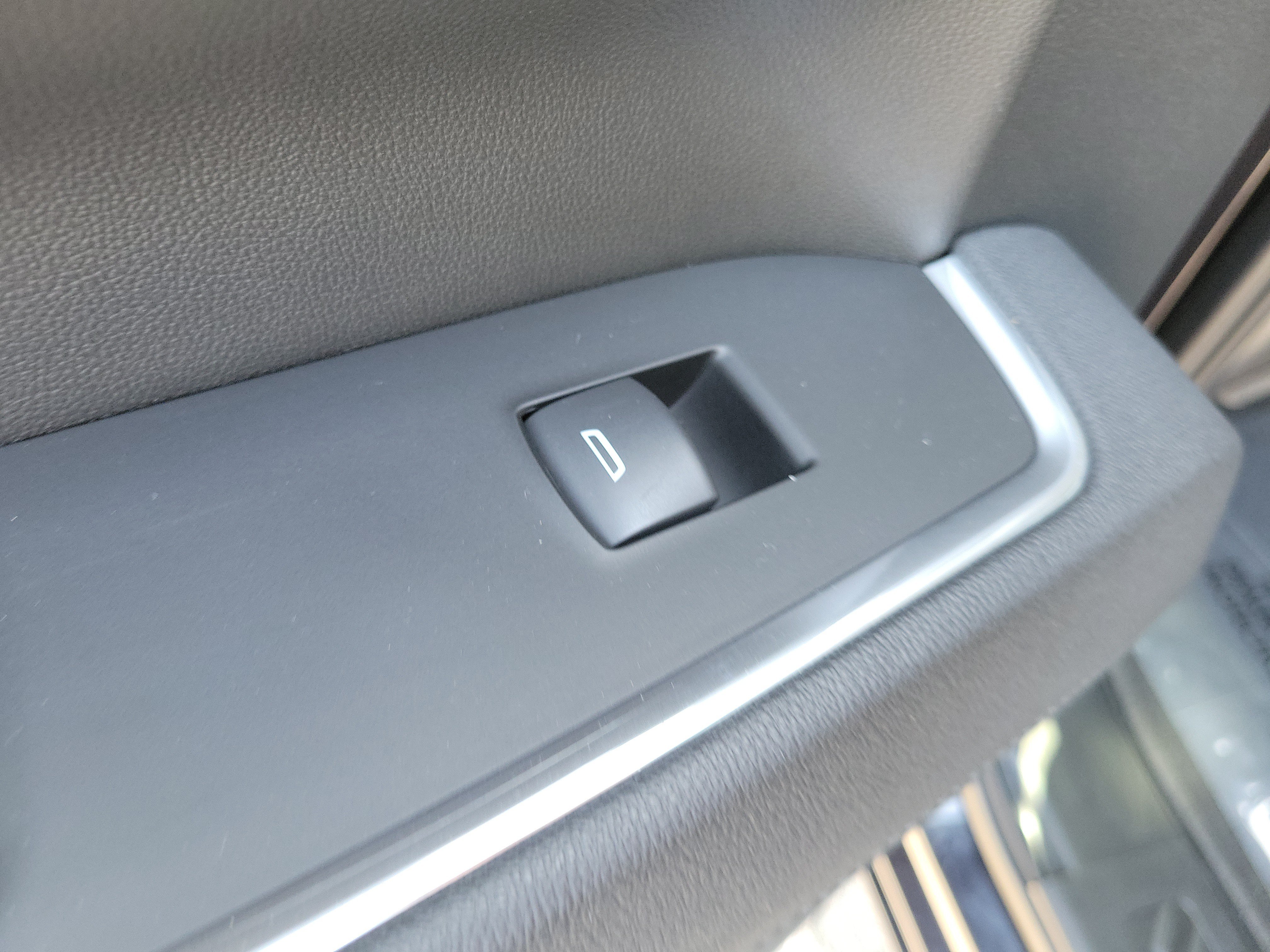 Used 2025 Titanium Rush Metallic GMC SLT image 15