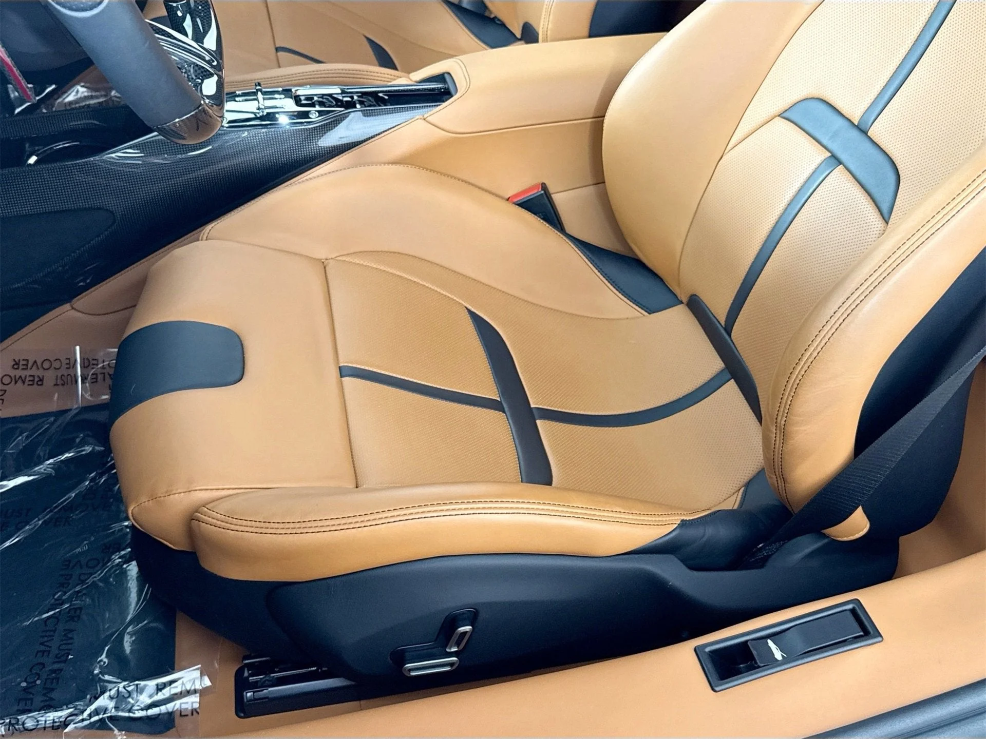 Certified Used 2024 Extra Sample Ferrari Base image 18