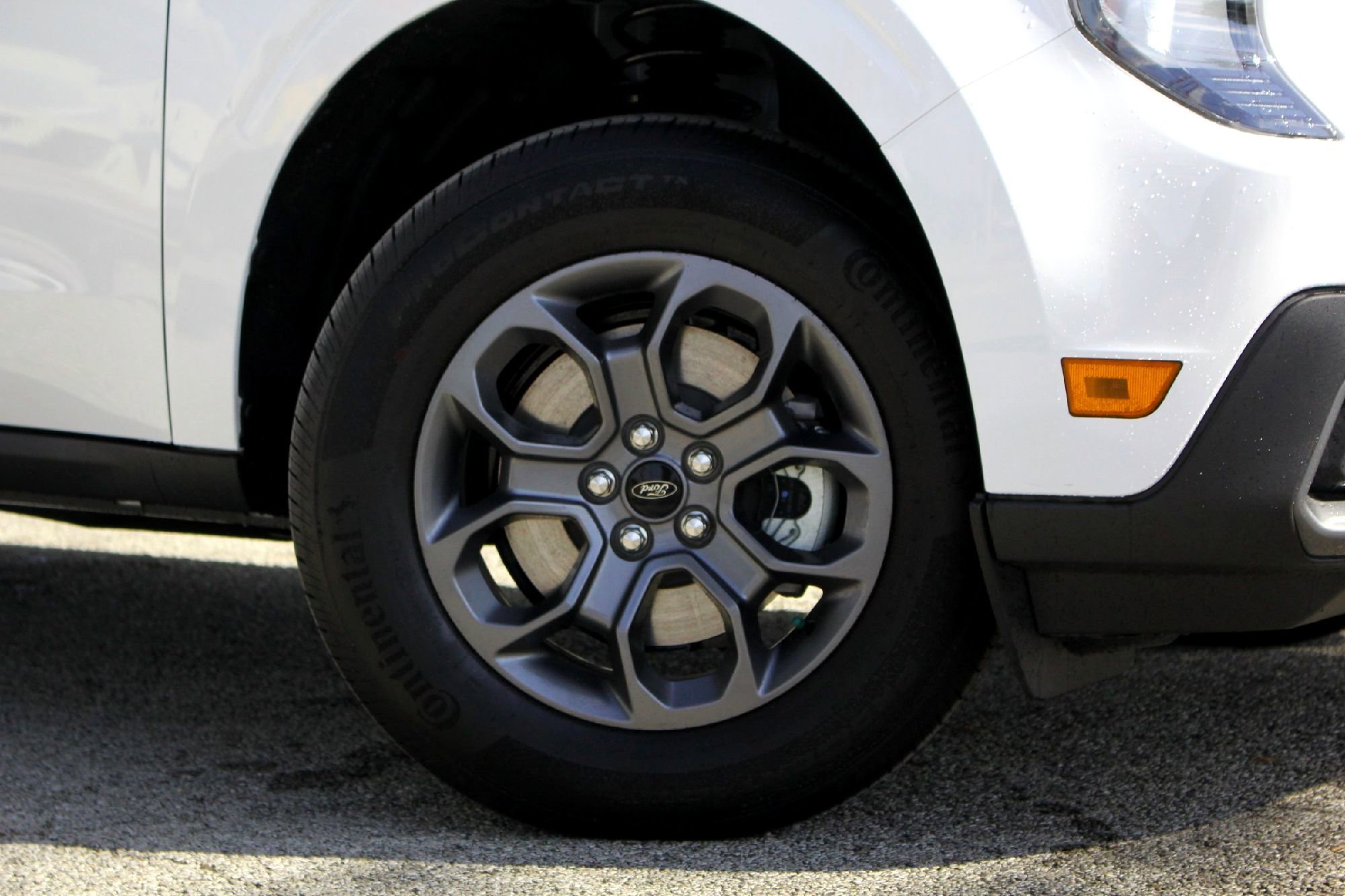 New 2026 Oxford White Ford XLT image 4