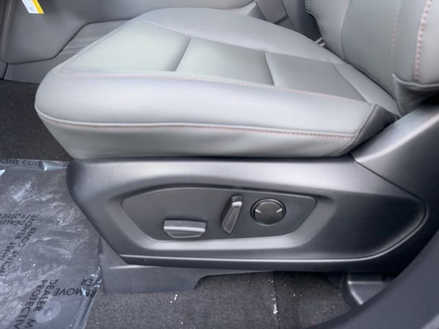 New 2026 Star White Metallic Tri-Coat Ford Active image 13