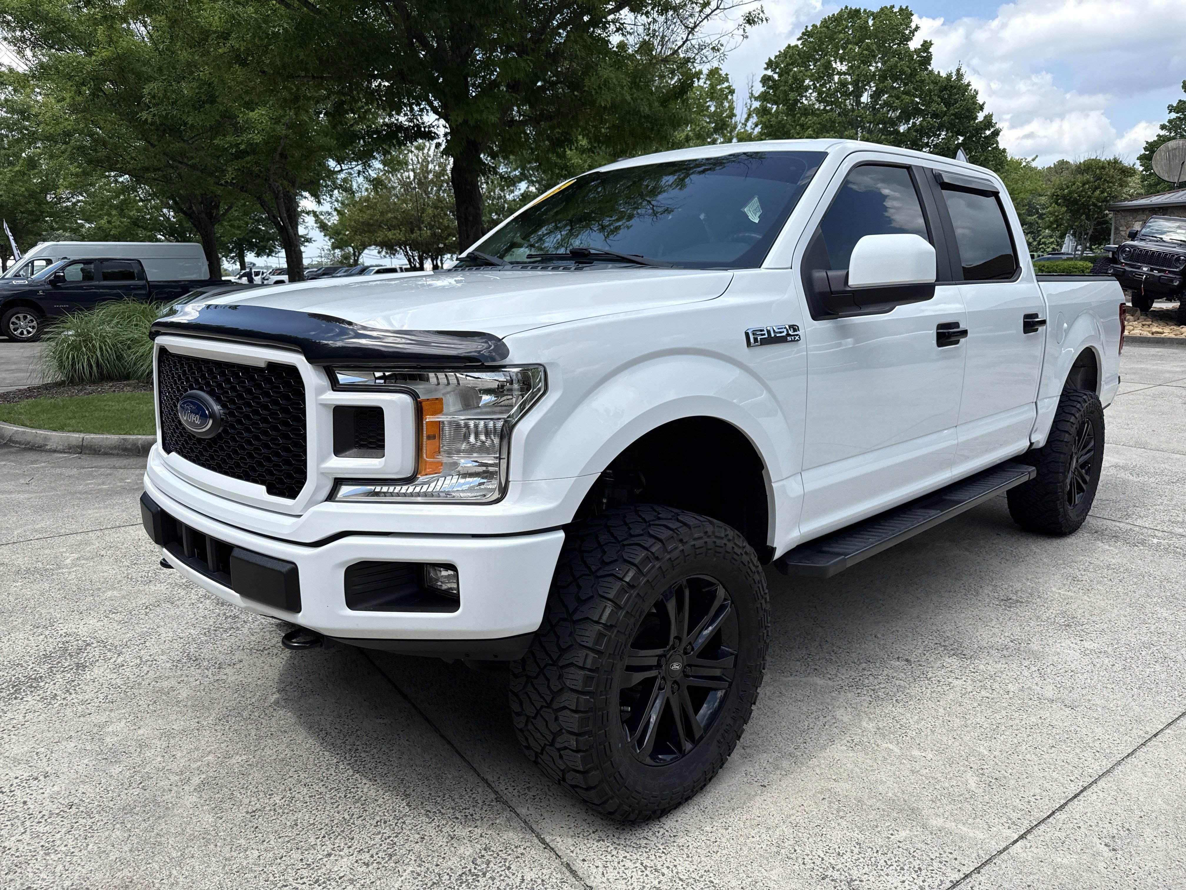 Used 2018 Oxford White Ford XL image 3