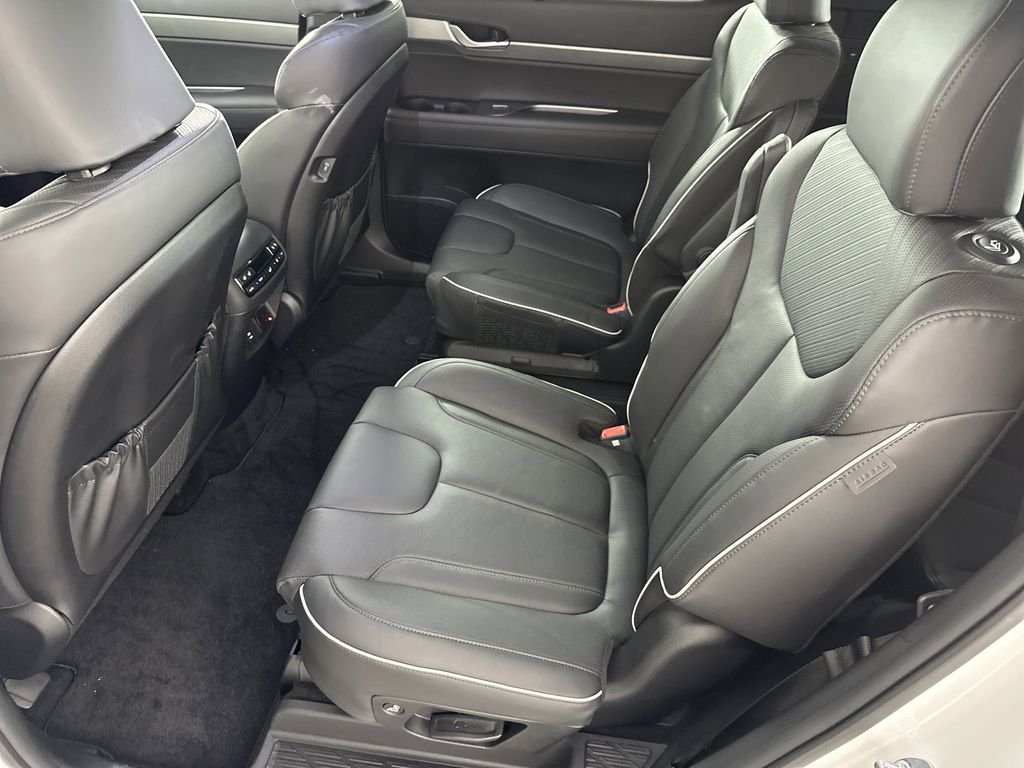 Used 2025 Hyper White Hyundai SEL Premium image 22