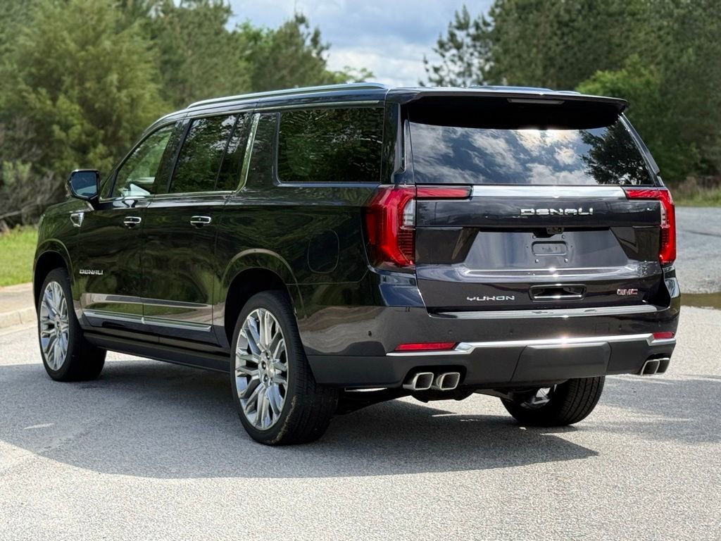 2026 GMC Yukon XL Denali - Photo 11