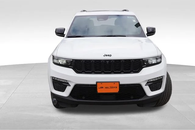 Used 2025 White/off-white Jeep Limited image 12