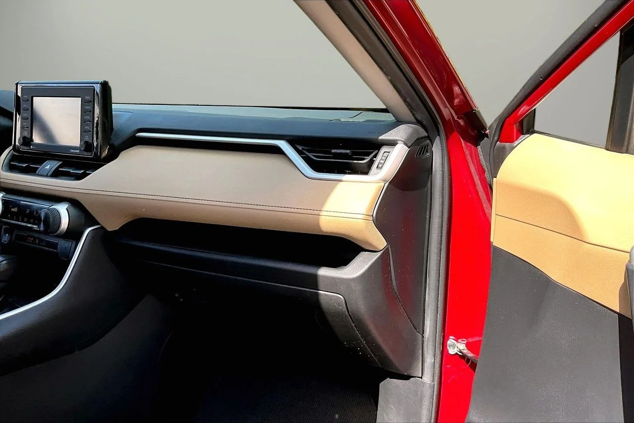 Used 2020 Red Toyota LE image 19