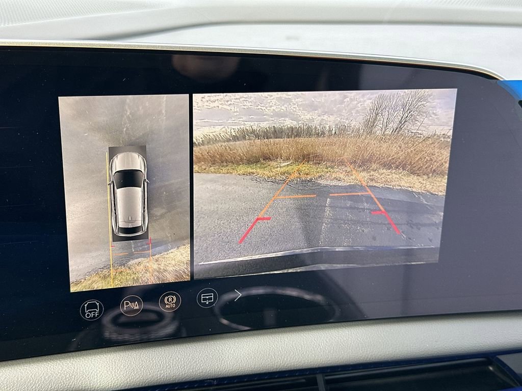 2026 Cadillac OPTIQ Sport - Photo 17