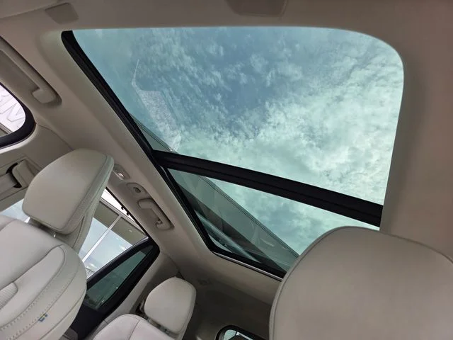 Used 2023 Silver Volvo Ultimate image 10