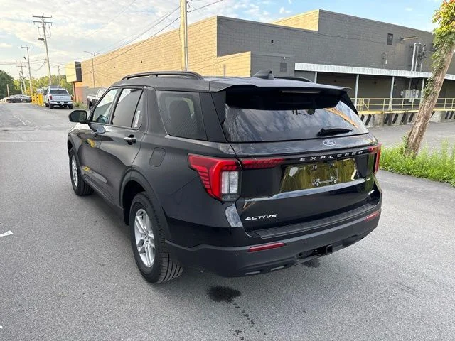 New 2026 Agate Black Metallic Ford Active image 9