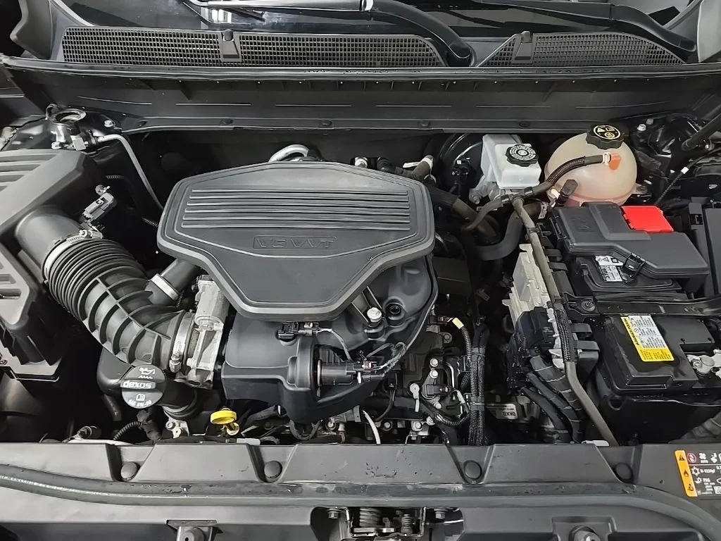 Used 2020 Black GMC AT4 image 15
