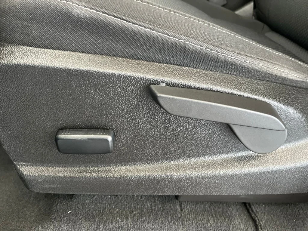 Used 2022 Gray Chevrolet LT image 19