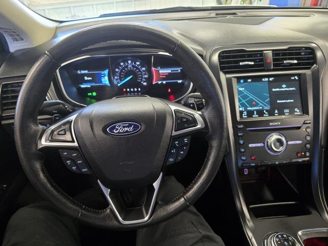 Used 2018 White Platinum Tri-Coat Metallic FORD TITANIUM image 15