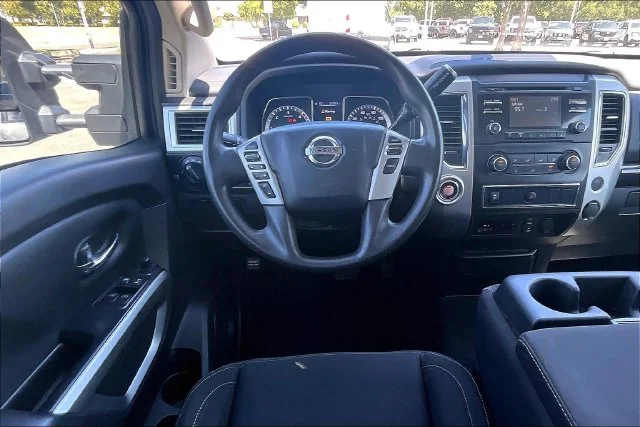 Used 2017 Glacier White Nissan SV image 5