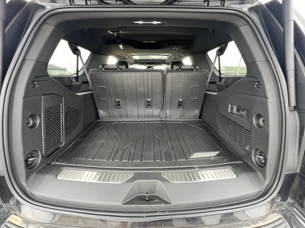 2026 Chevrolet Suburban Premier - Photo 37