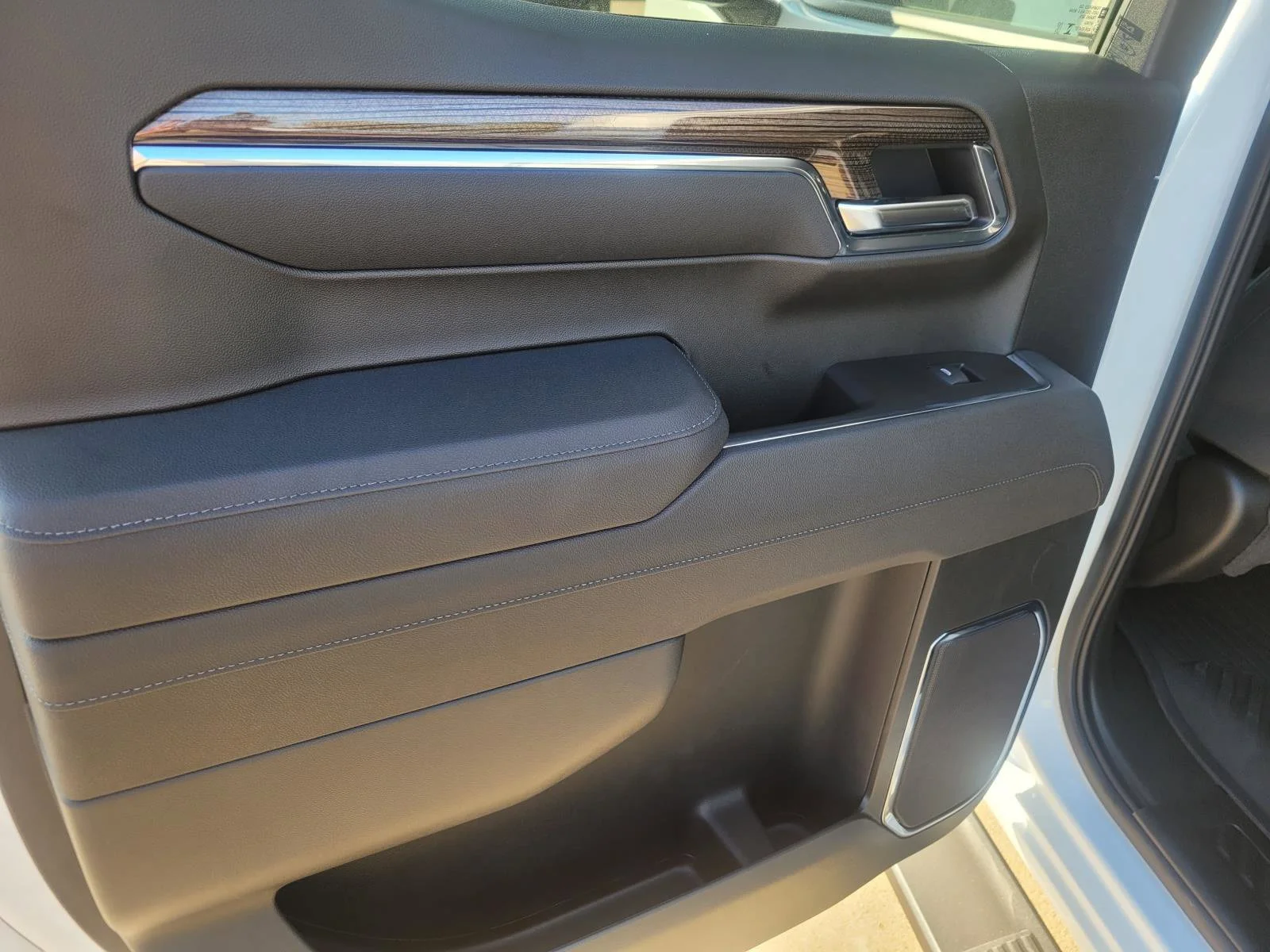 2026 Chevrolet Silverado 1500 LT Trail Boss - Photo 7