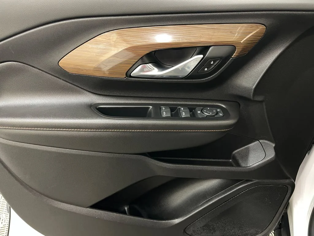 Certified Used 2019 SUMMIT WHITE GMC SLE image 20