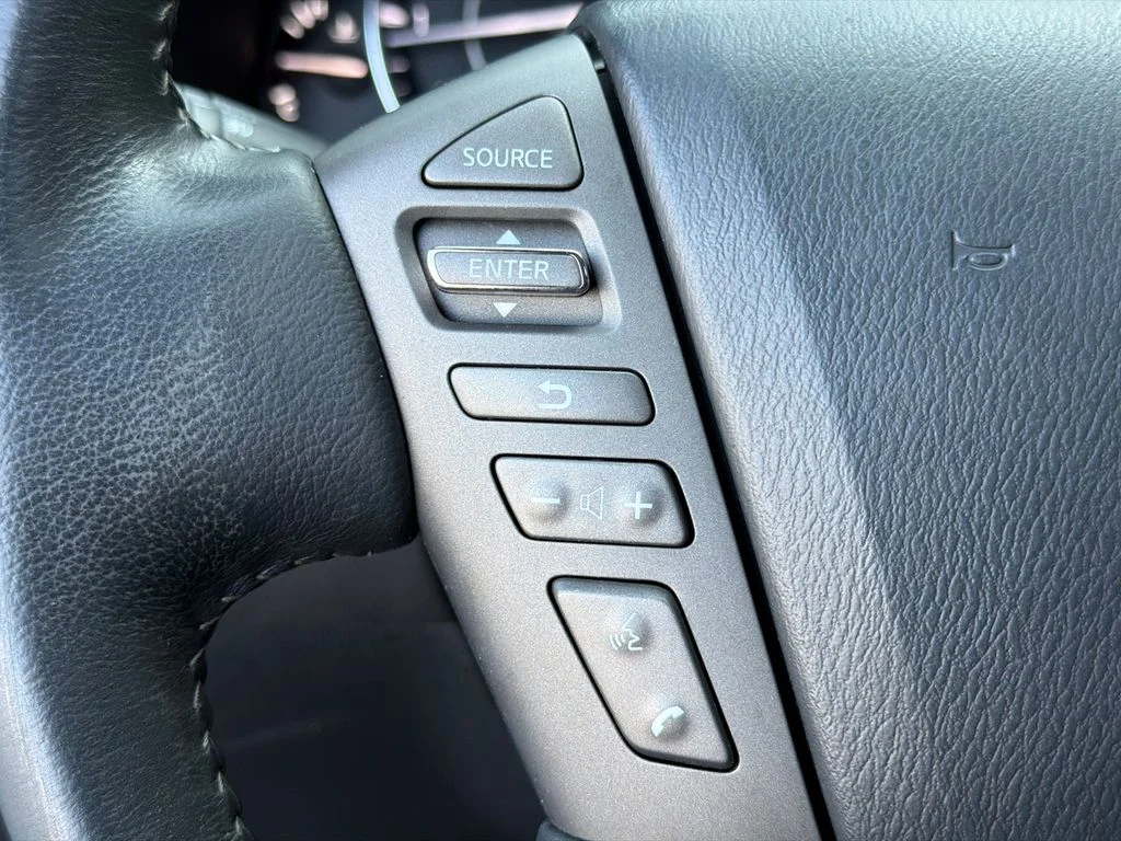 Used 2018 Black Nissan SL image 26
